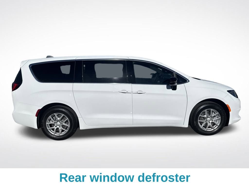 New 2026 Chrysler Voyager LX image 7