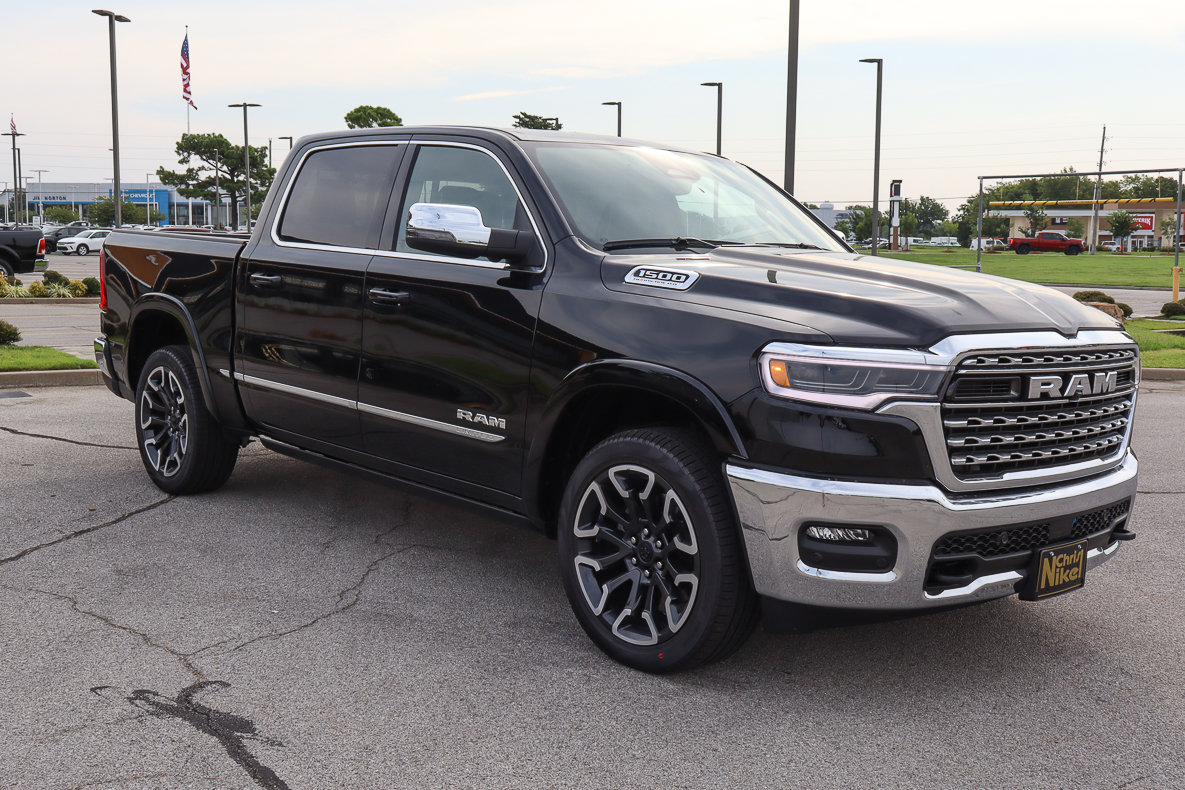Used 2026 RAM 1500 Limited AWD/4WD image 3
