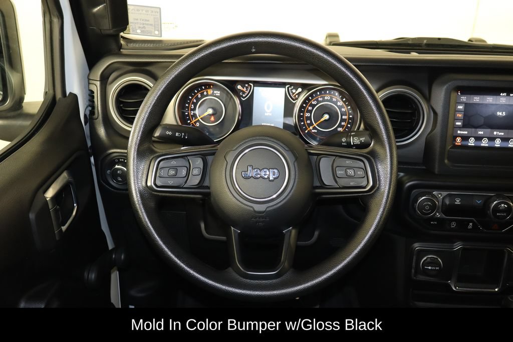 Used 2022 Jeep Gladiator Sport AWD/4WD image 7