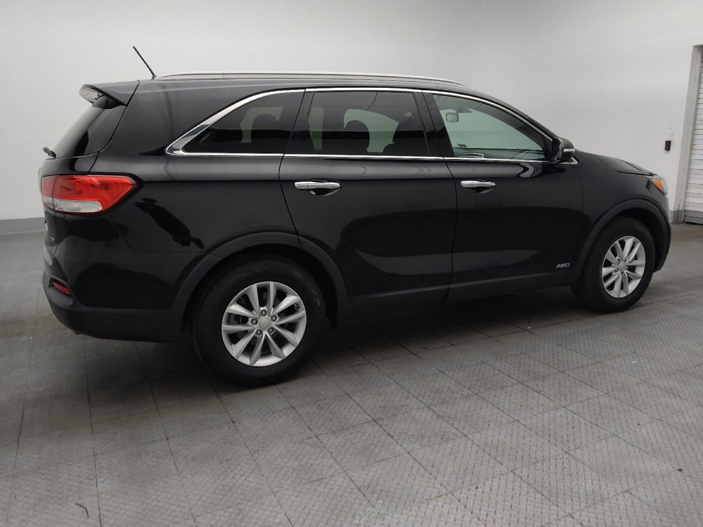 Used 2017 Kia Sorento LX image 10