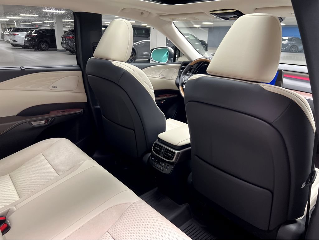 Certified 2025 Lexus RX 450h AWD w/ Convenience Package image 22