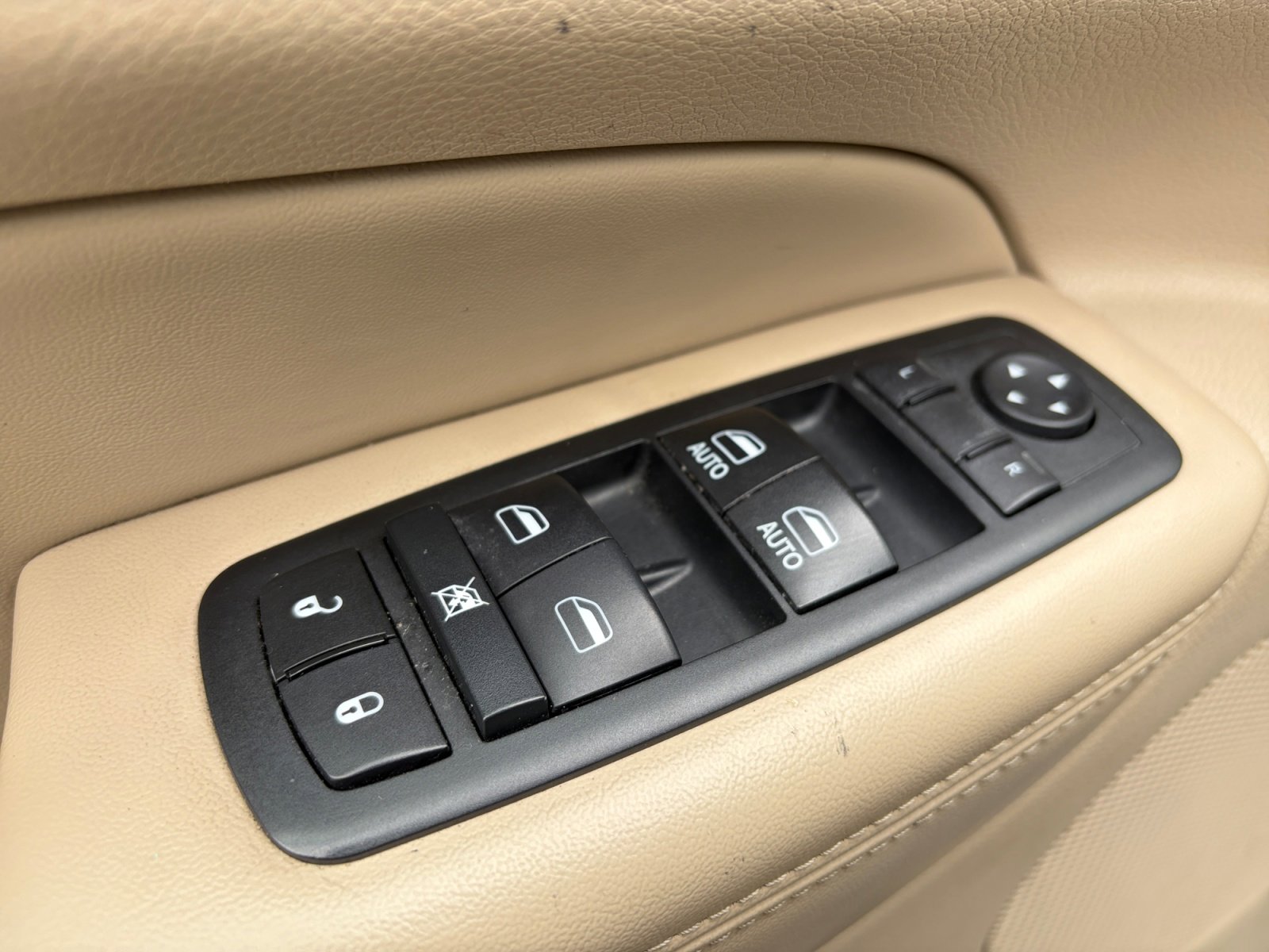 Used 2017 Jeep Grand Cherokee Limited w/ Trailer Tow Group IV image 16