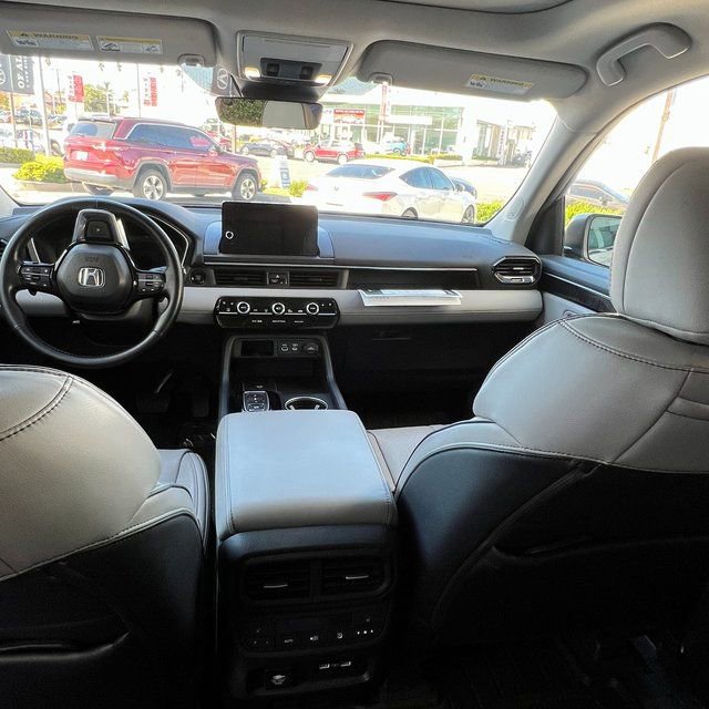 Used 2023 Honda Pilot Elite image 10
