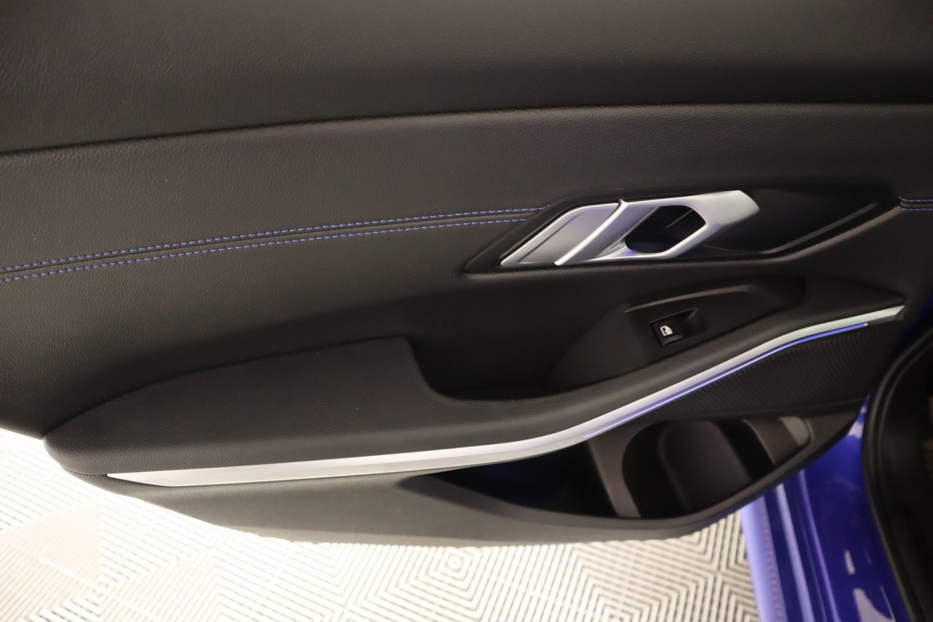 Used 2021 BMW 330i xDrive Sedan w/ M Sport Package image 18