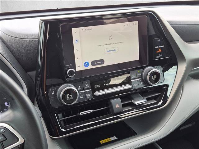 Used 2023 Toyota Highlander XLE FWD image 14