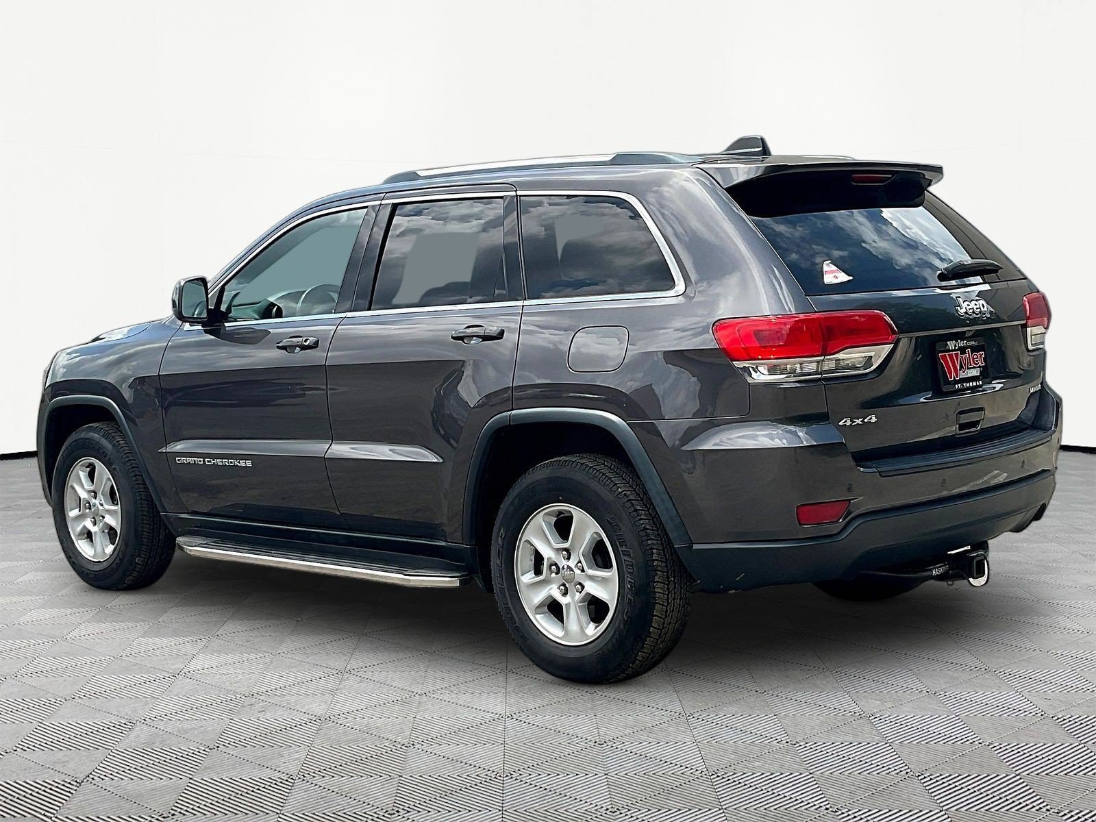 Used 2016 Jeep Grand Cherokee Laredo w/ Quick Order Package 23E AWD/4WD image 4