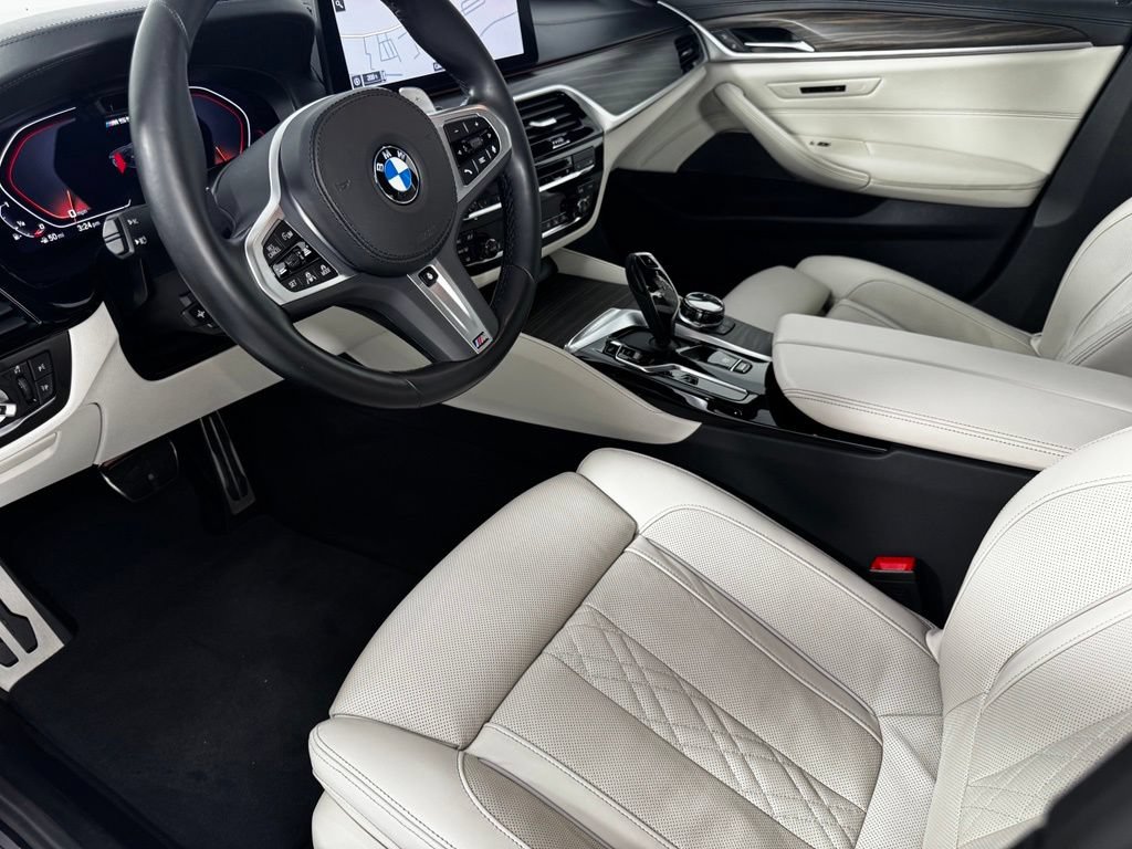 Used 2023 BMW M550i xDrive w/ Executive Package AWD/4WD image 13