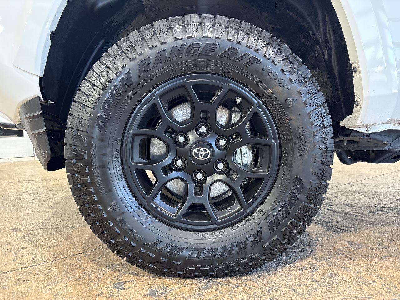 Used 2019 Toyota Tacoma SR5 AWD/4WD image 10
