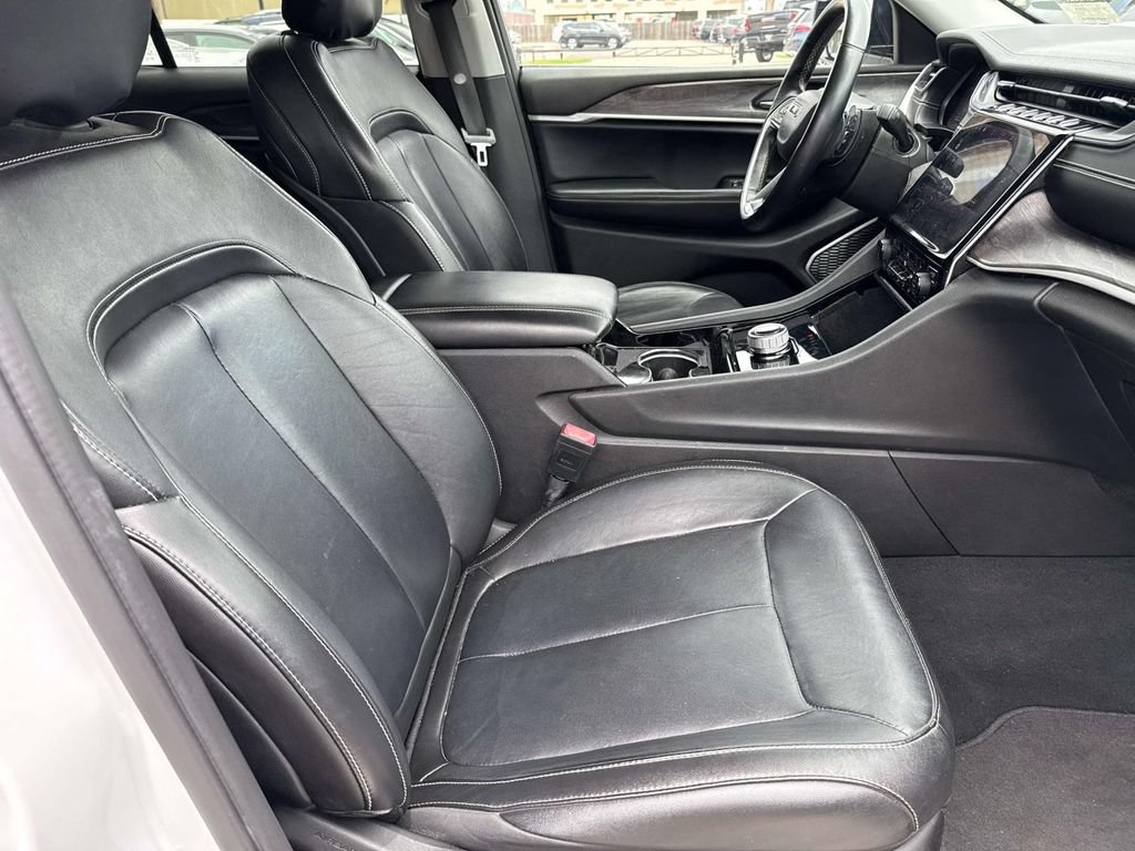 Used 2022 Jeep Grand Cherokee Limited RWD image 11