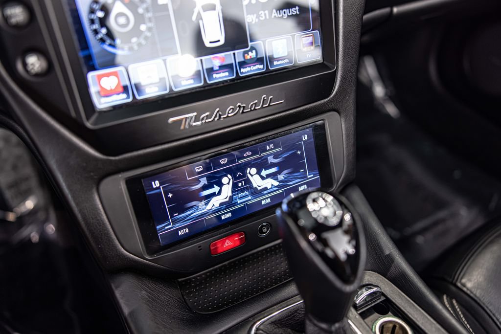 Used 2015 Maserati GranTurismo Sport RWD image 29