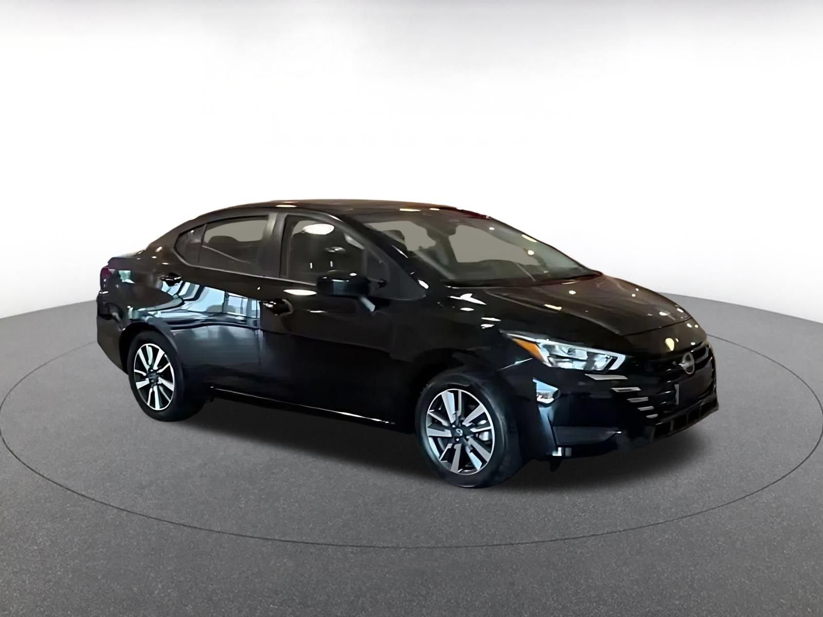 Used 2025 Nissan Versa SV FWD image 2
