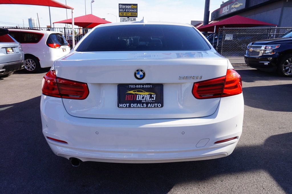 Used 2017 BMW 320i Sedan RWD image 8