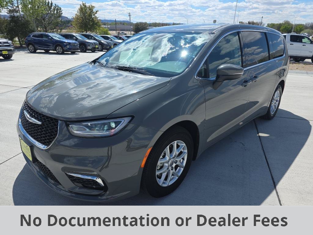 Used 2023 Chrysler Pacifica Touring-L