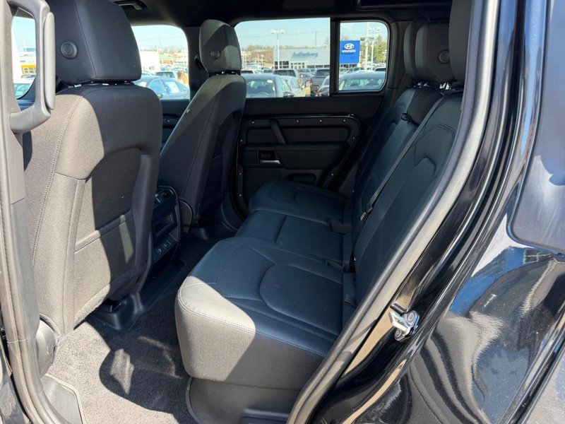 Used 2025 Land Rover Defender 110 S image 8