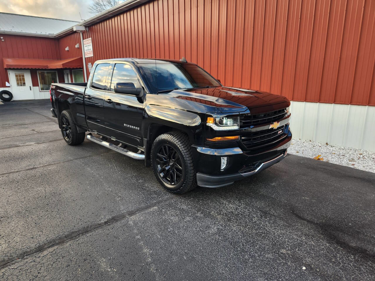 Used 2018 Chevrolet Silverado 1500 LT w/ All Star Edition image 6