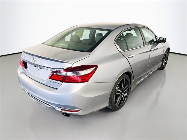 Used 2017 Honda Accord Sport image 7