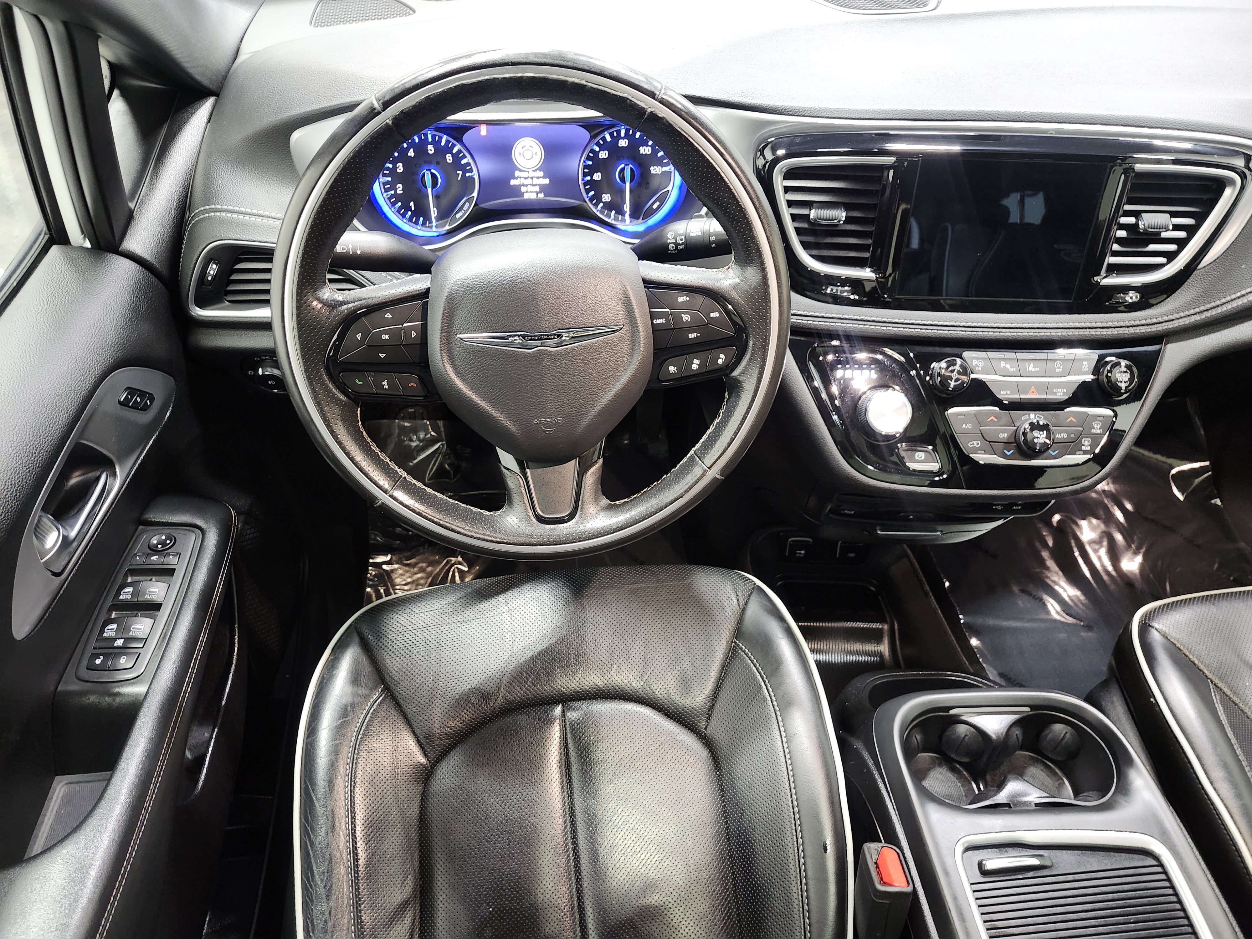 Used 2019 Chrysler Pacifica Limited w/ Advanced Safetytec Group image 27