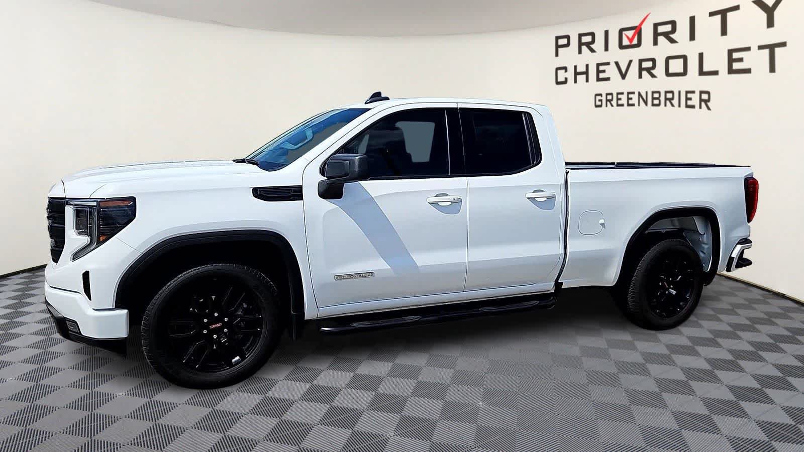 Used 2023 GMC Sierra 1500 Elevation RWD image 4