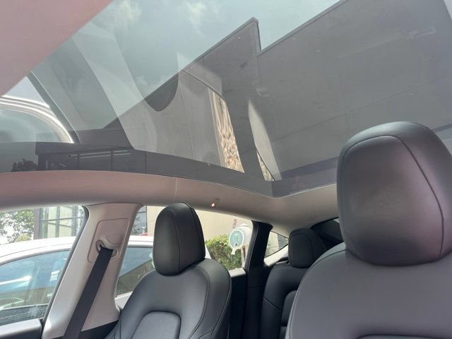 Used 2021 Tesla Model Y Long Range AWD/4WD image 18