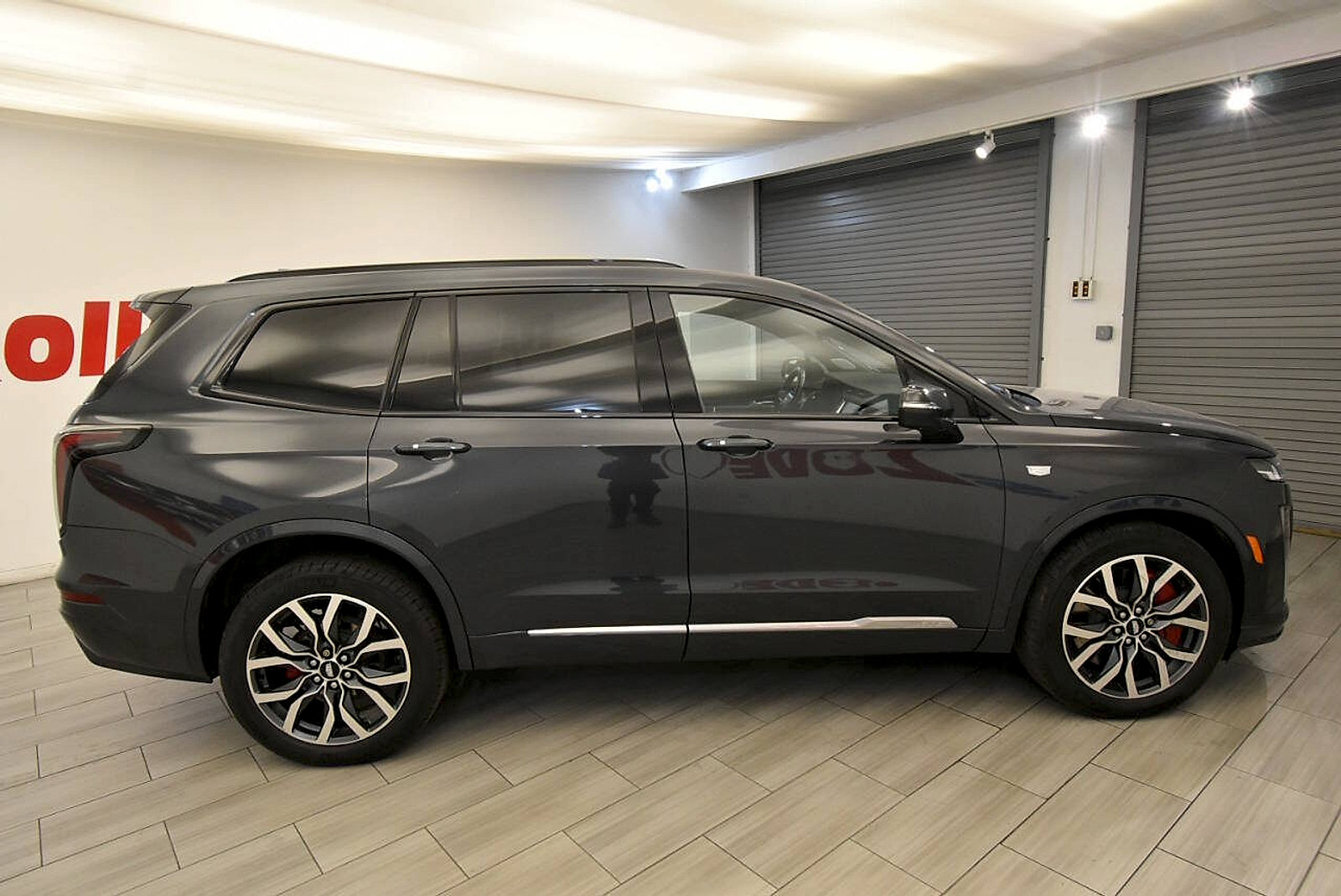 Used 2023 Cadillac XT6 Sport w/ Technology Package AWD/4WD image 6