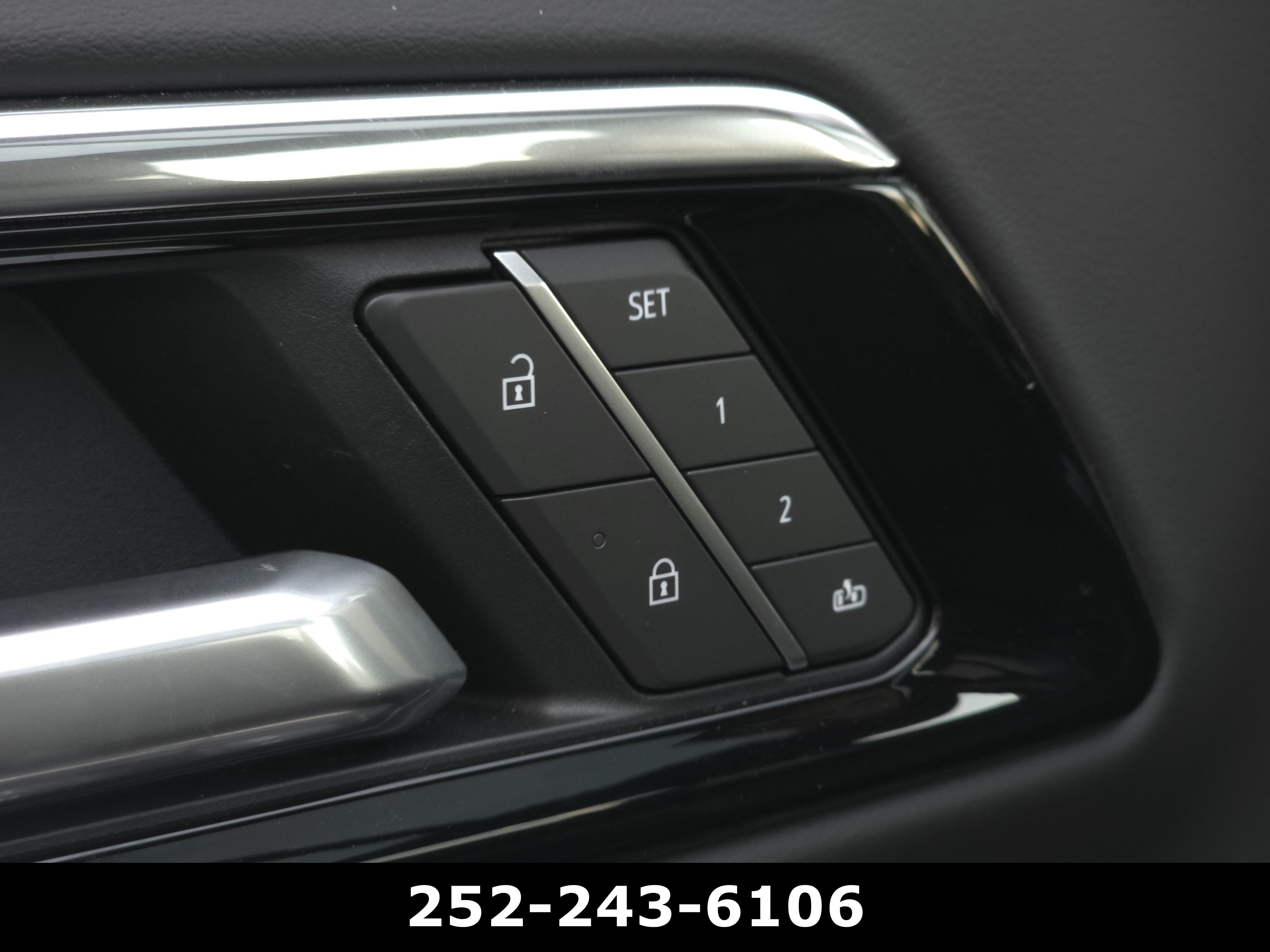 Used 2025 Chevrolet Suburban Z71 w/ Z71 Off-Road Package AWD/4WD image 12