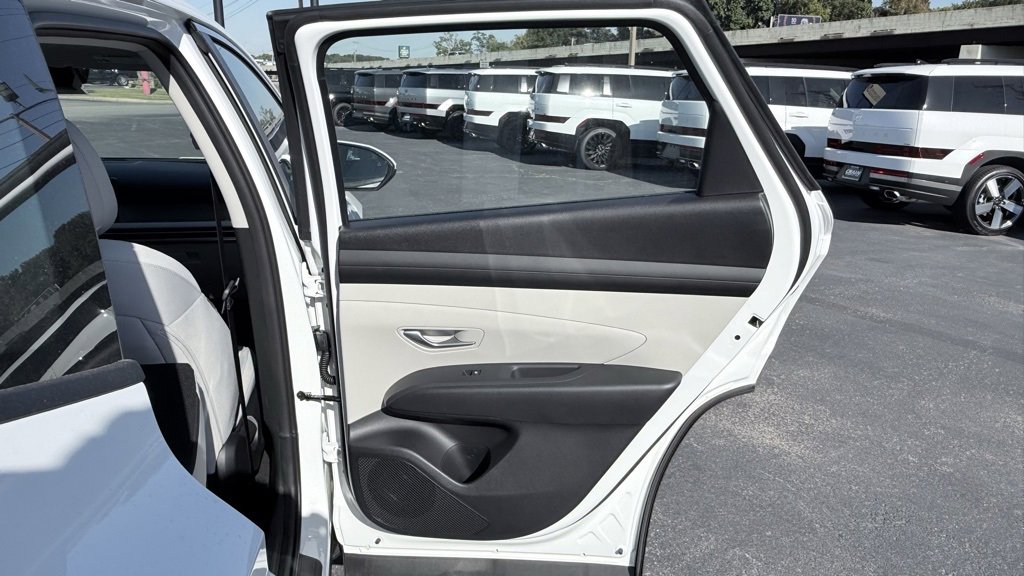 New 2026 Hyundai Tucson SE image 16