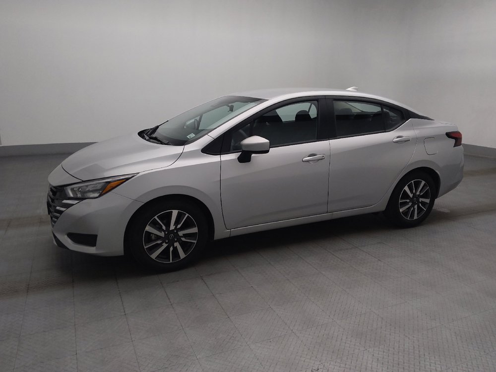 Used 2025 Nissan Versa SV FWD image 2