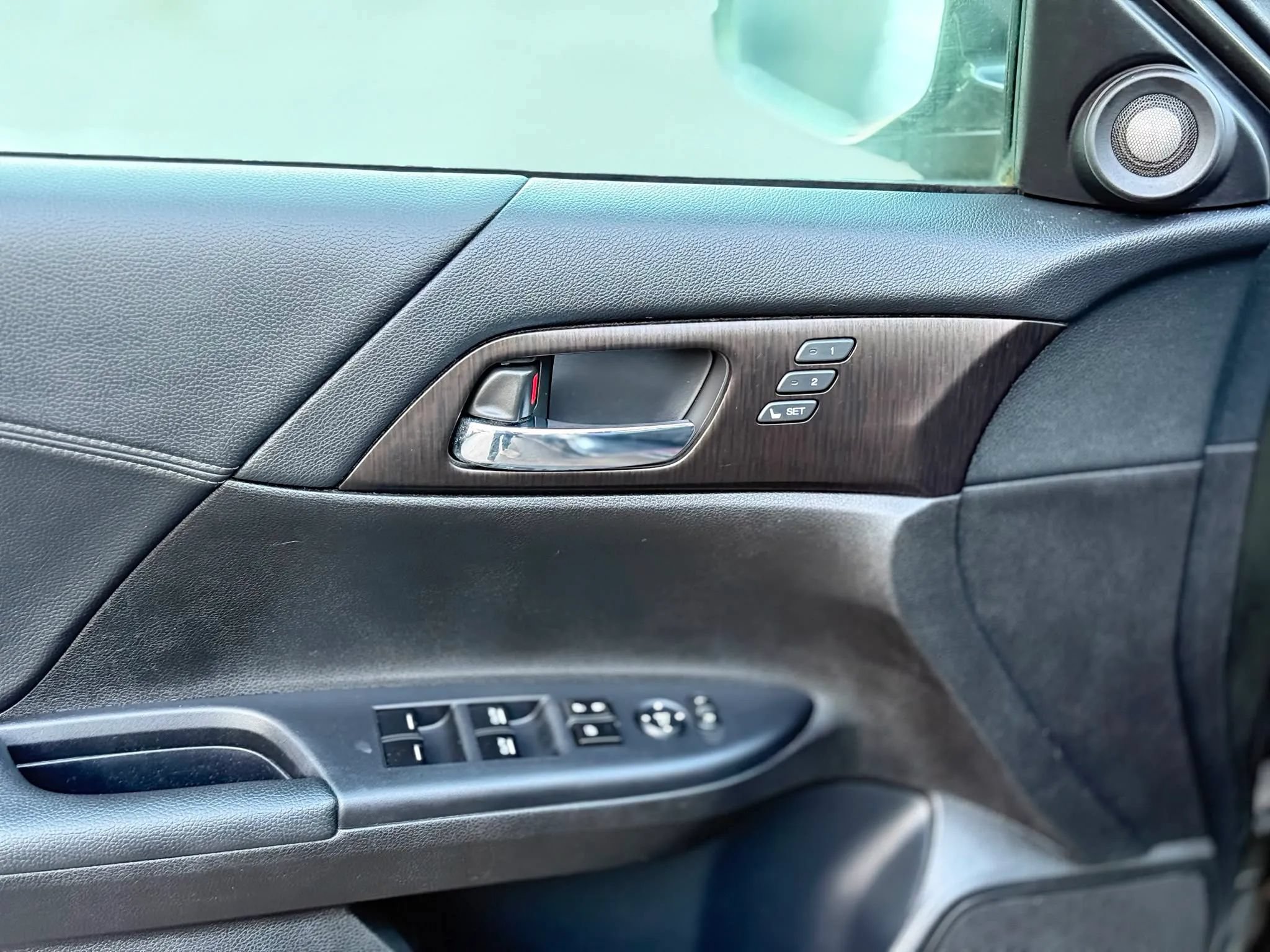 Used 2013 Honda Accord EX-L image 18