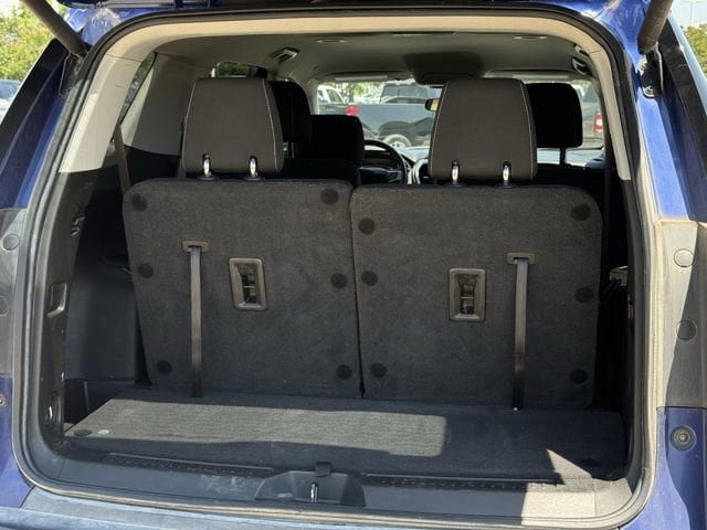 Used 2023 GMC Acadia SLE w/ Driver Convenience Package FWD image 35