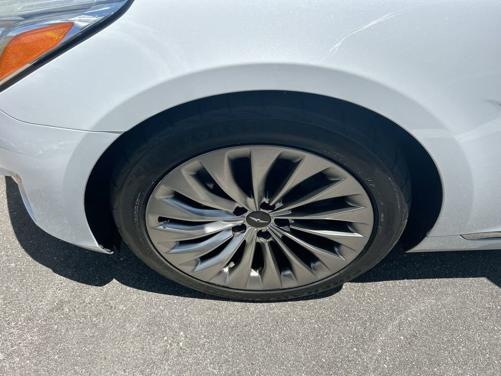 Used 2019 Genesis G90 3.3T Premium RWD image 5