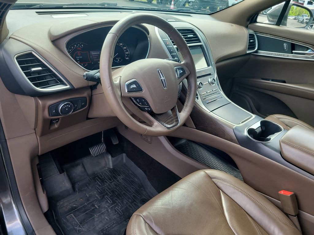 Used 2018 Lincoln MKX Reserve w/ Driver Assistance Package image 17