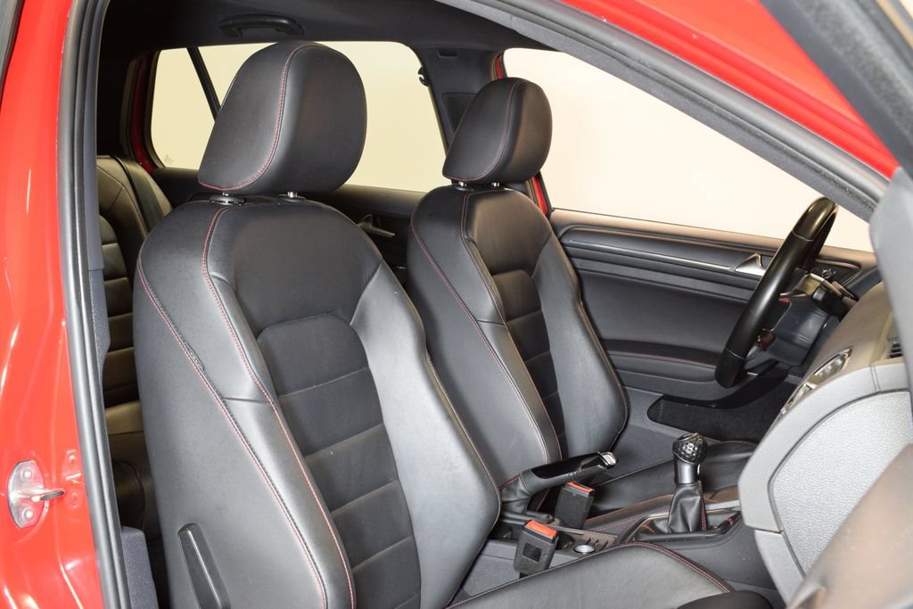 Used 2020 Volkswagen GTI SE FWD image 32