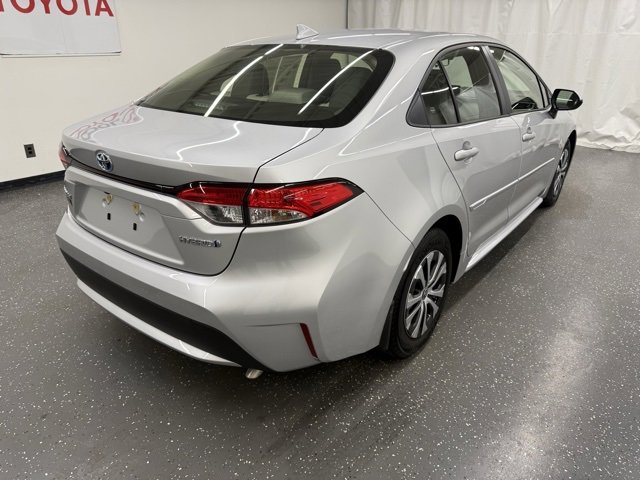 Used 2022 Toyota Corolla LE image 2