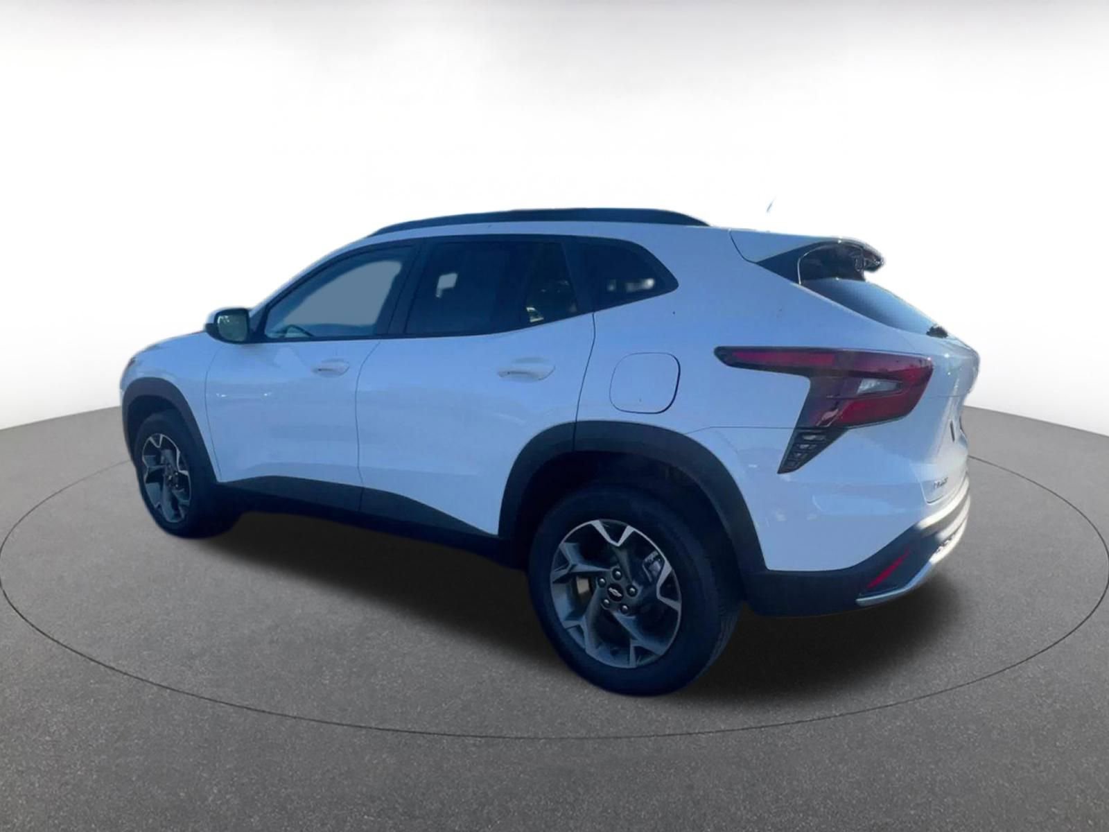 Used 2025 Chevrolet Trax LT image 10