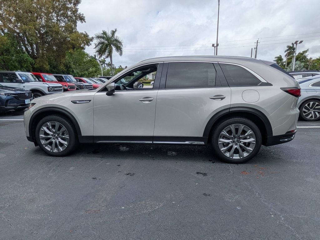 Used 2025 MAZDA CX-90 3.3 Turbo w/ Premium Plus Pkg image 9
