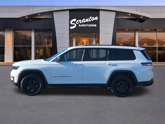 Used 2022 Jeep Grand Cherokee L Laredo AWD/4WD image 2