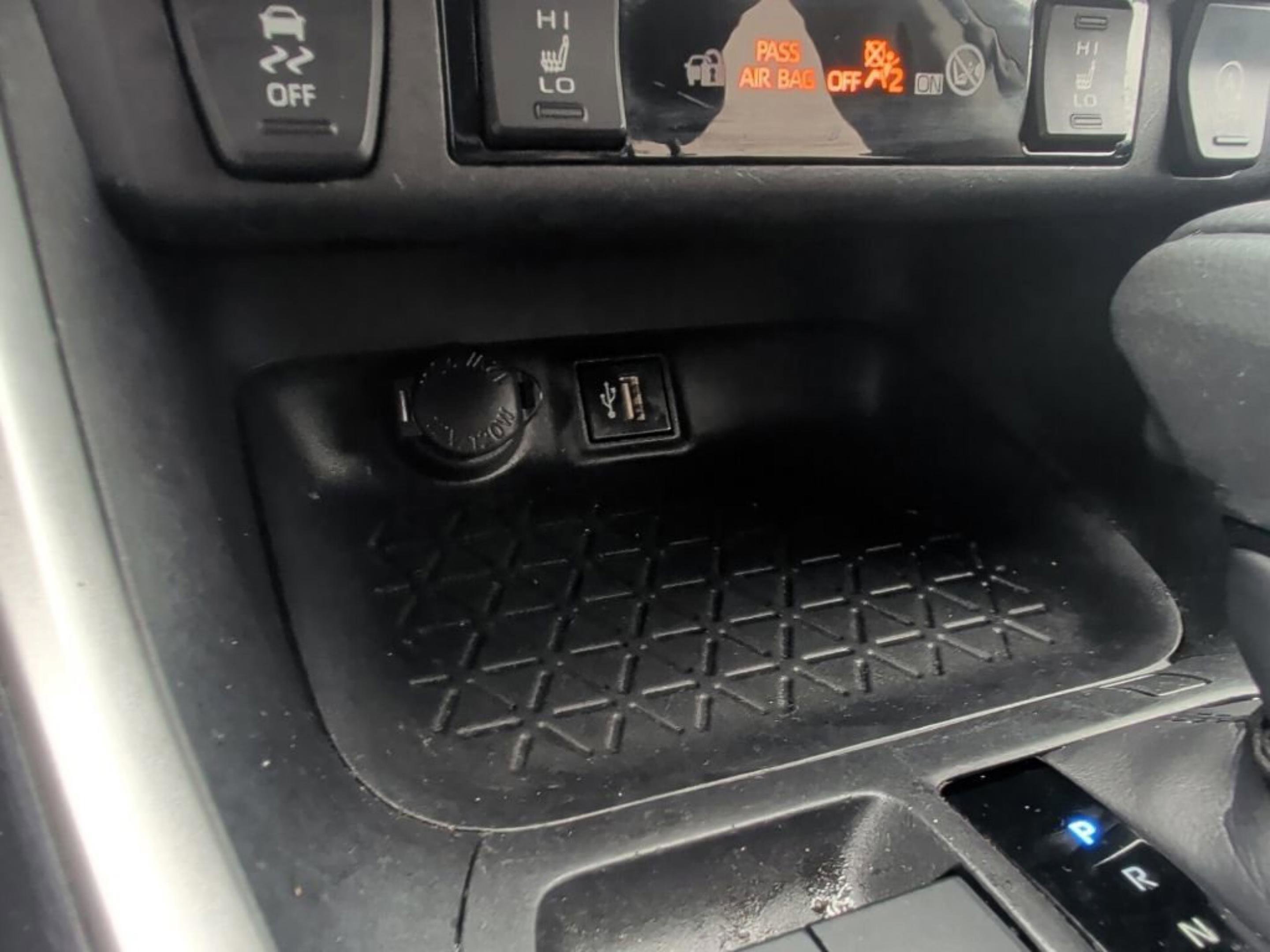 Used 2024 Toyota RAV4 XLE w/ Convenience Package AWD/4WD image 23