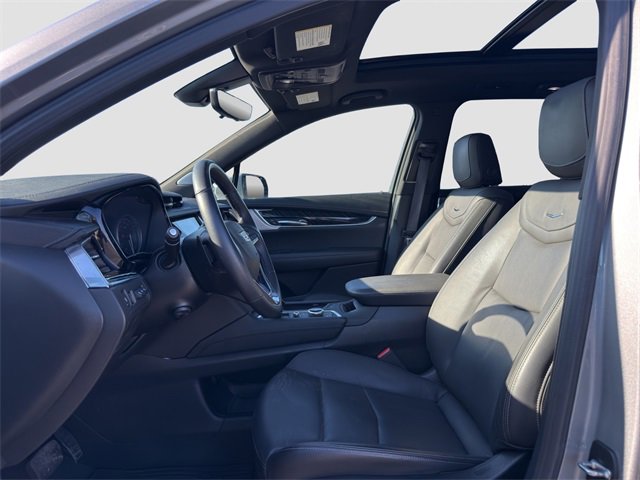 Used 2024 Cadillac XT6 Premium Luxury w/ Technology Package image 9