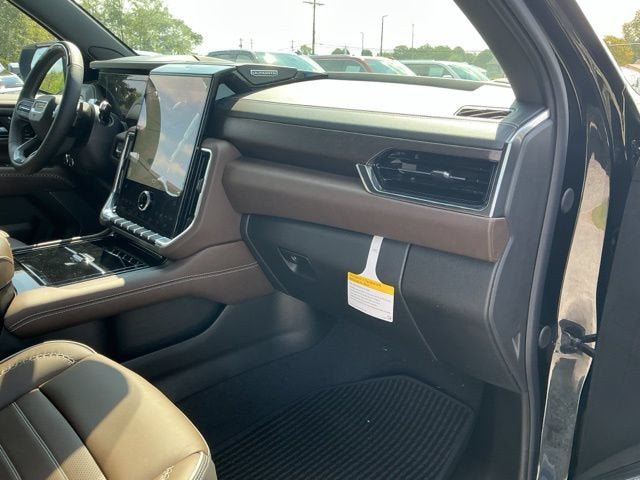 New 2026 GMC Yukon Denali Ultimate AWD/4WD image 19
