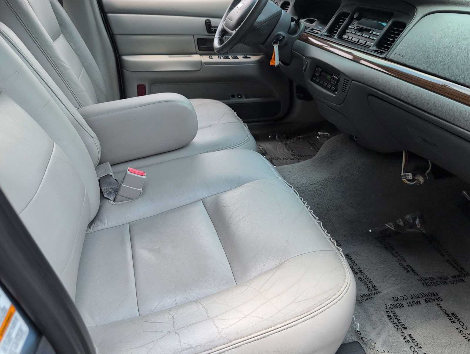 Used 2003 Ford Crown Victoria LX RWD image 21