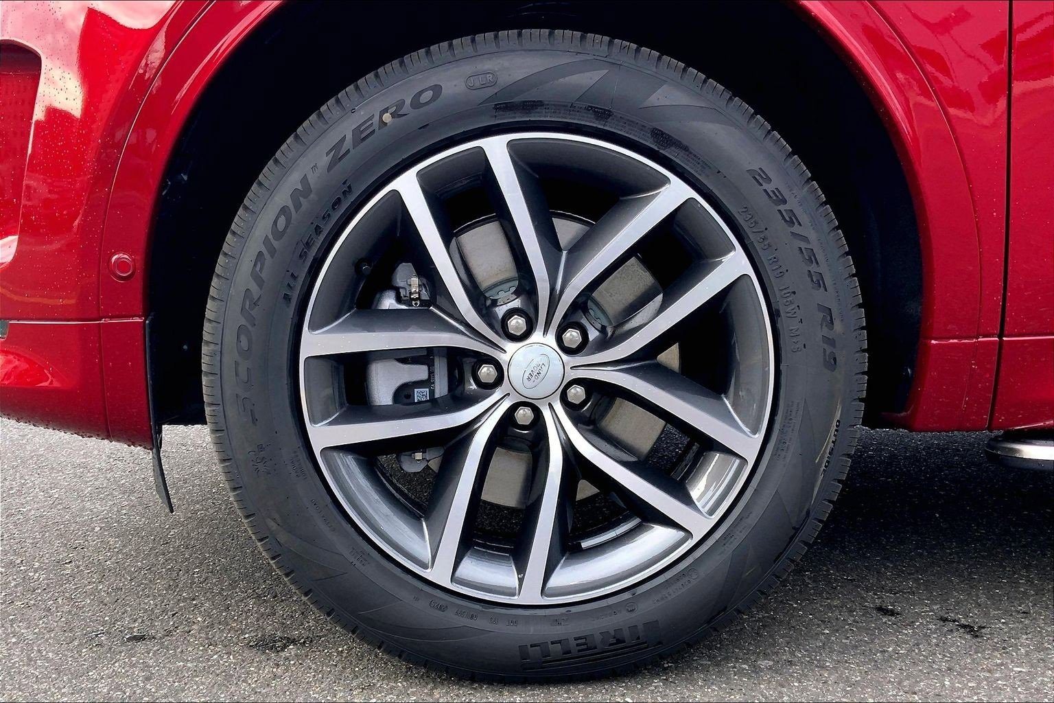 New 2025 Land Rover Discovery Sport S image 11