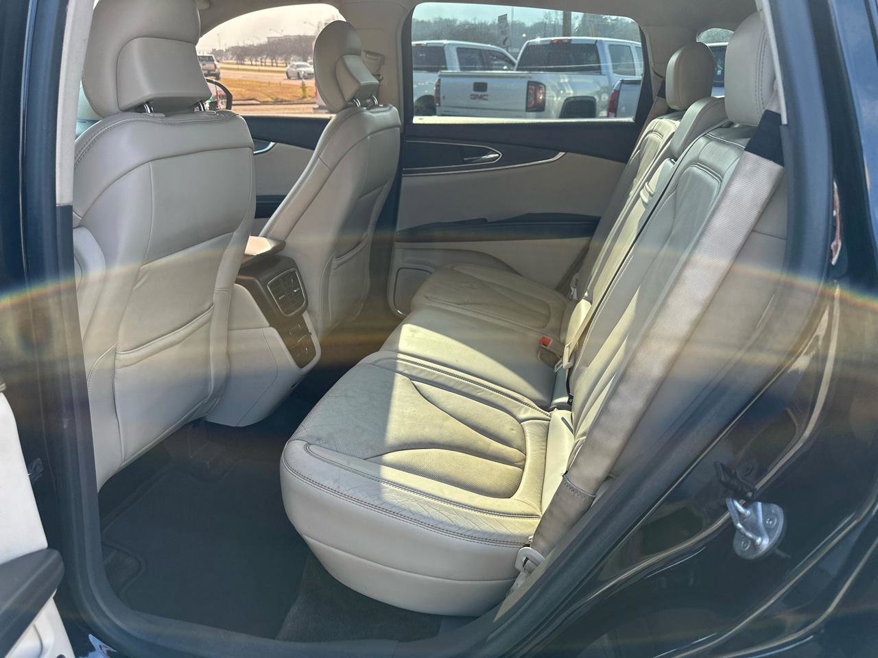 Used 2016 Lincoln MKX Reserve w/ Climate Package image 31