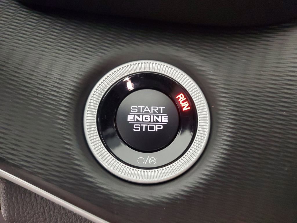 New 2025 Jeep Grand Cherokee Altitude image 23