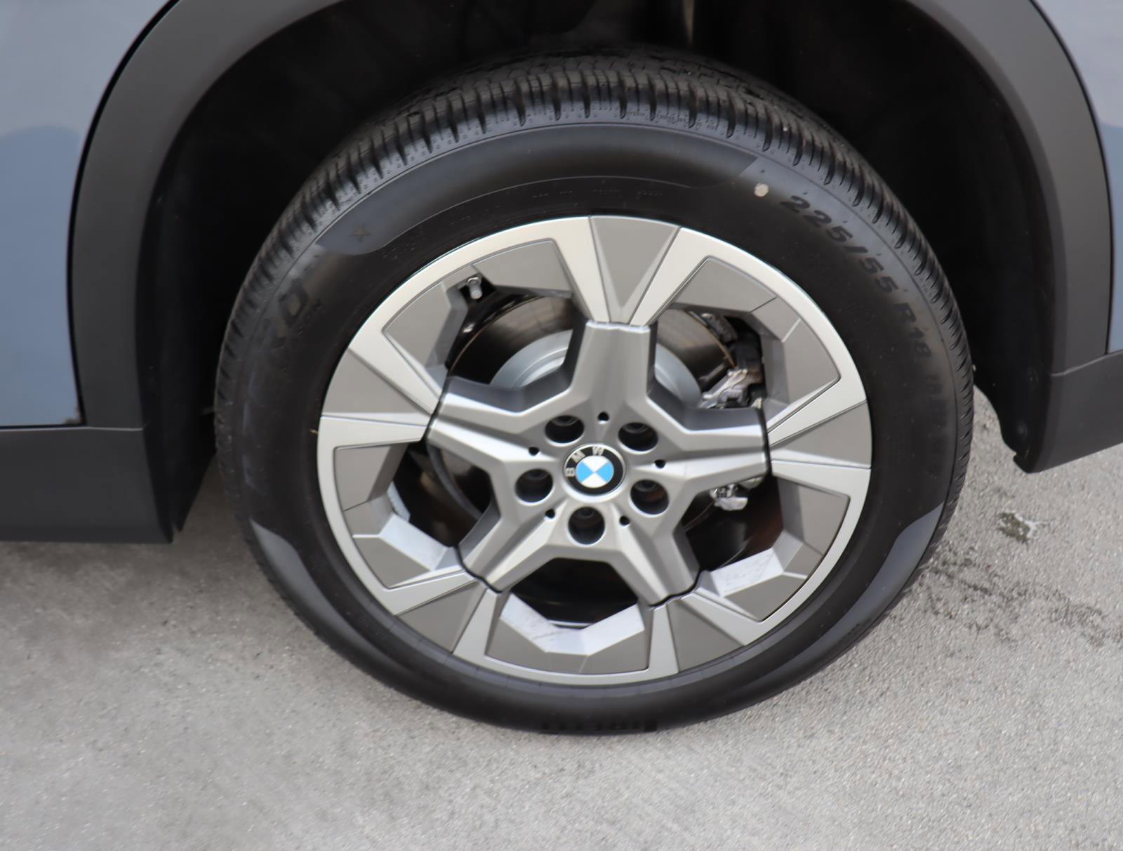 Used 2023 BMW X1 xDrive28i w/ Premium Package image 9