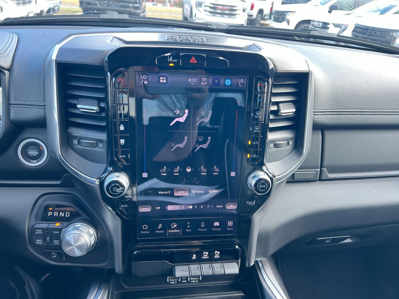 Used 2025 RAM 1500 Laramie image 19