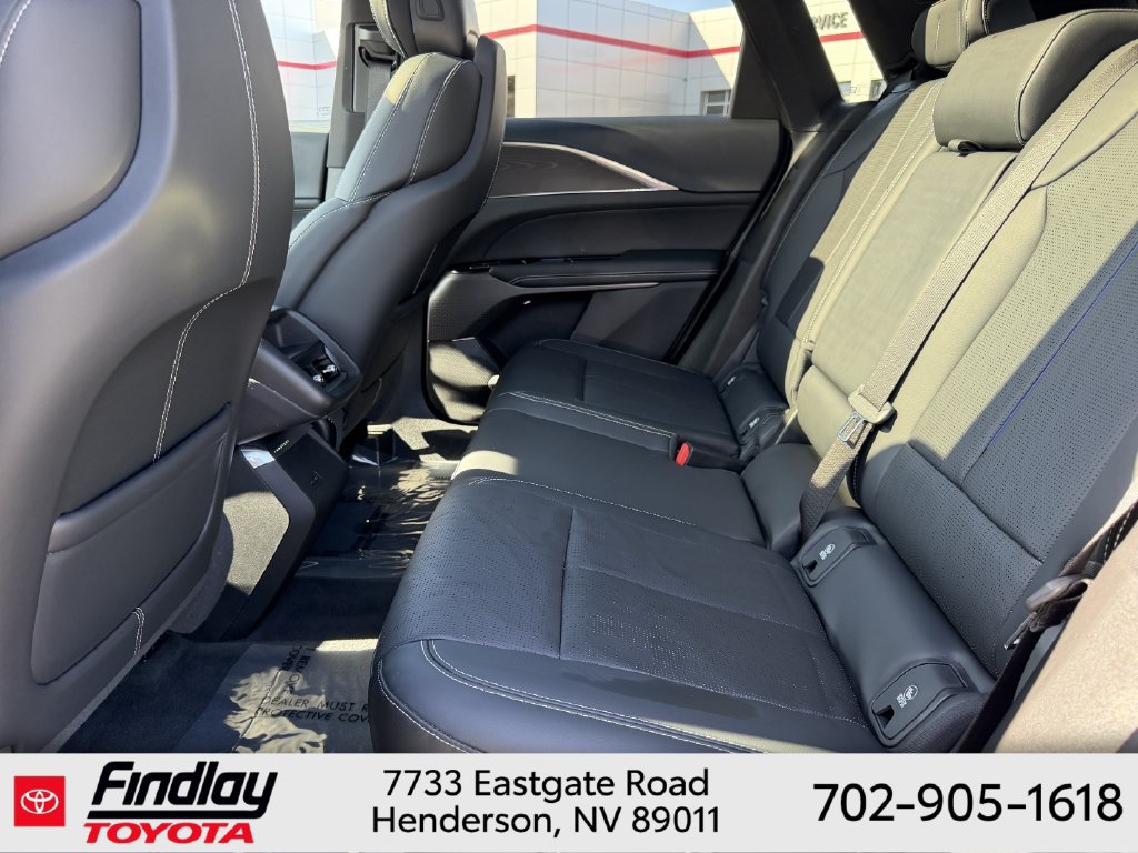 Used 2024 Cadillac Lyriq Sport AWD/4WD image 7