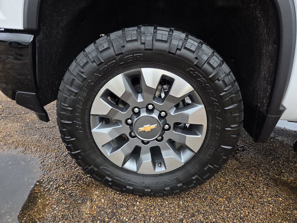 Used 2024 Chevrolet Silverado 2500 Custom w/ Custom Value Package AWD/4WD image 23