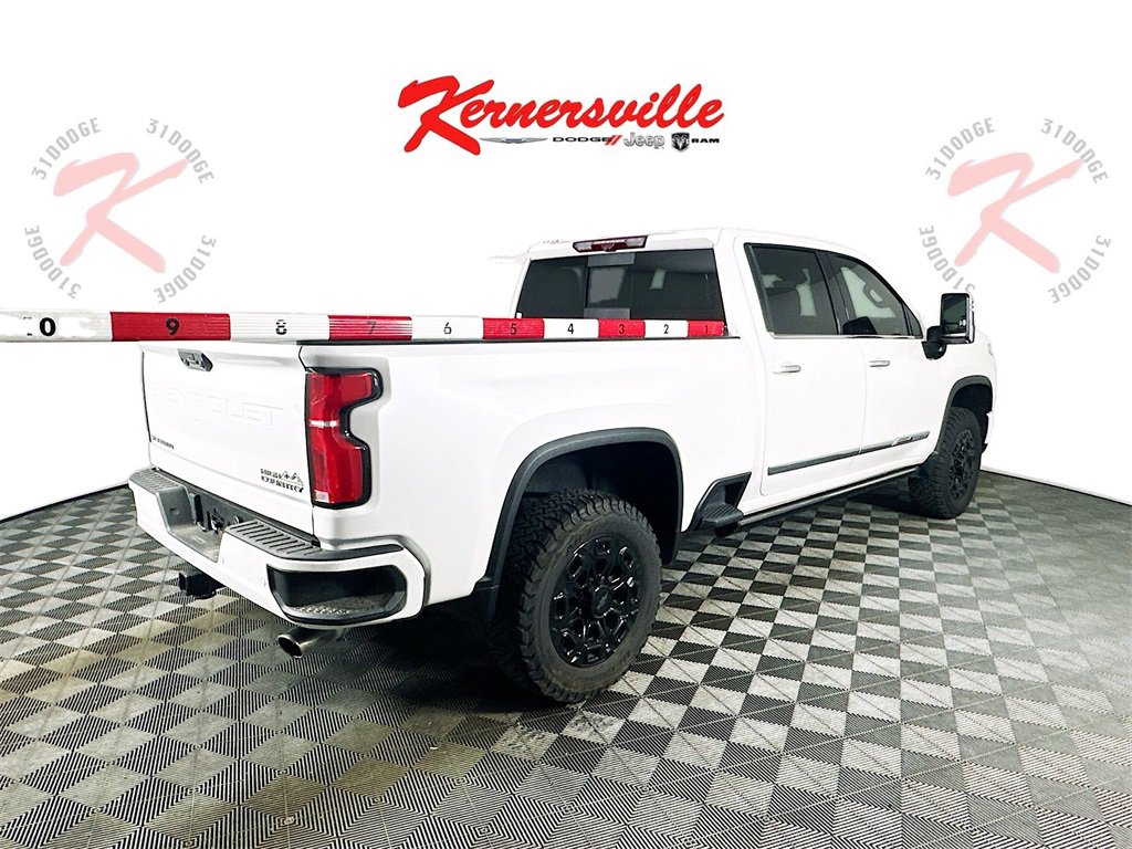 Used 2024 Chevrolet Silverado 3500 High Country w/ High Country Premium Package image 7