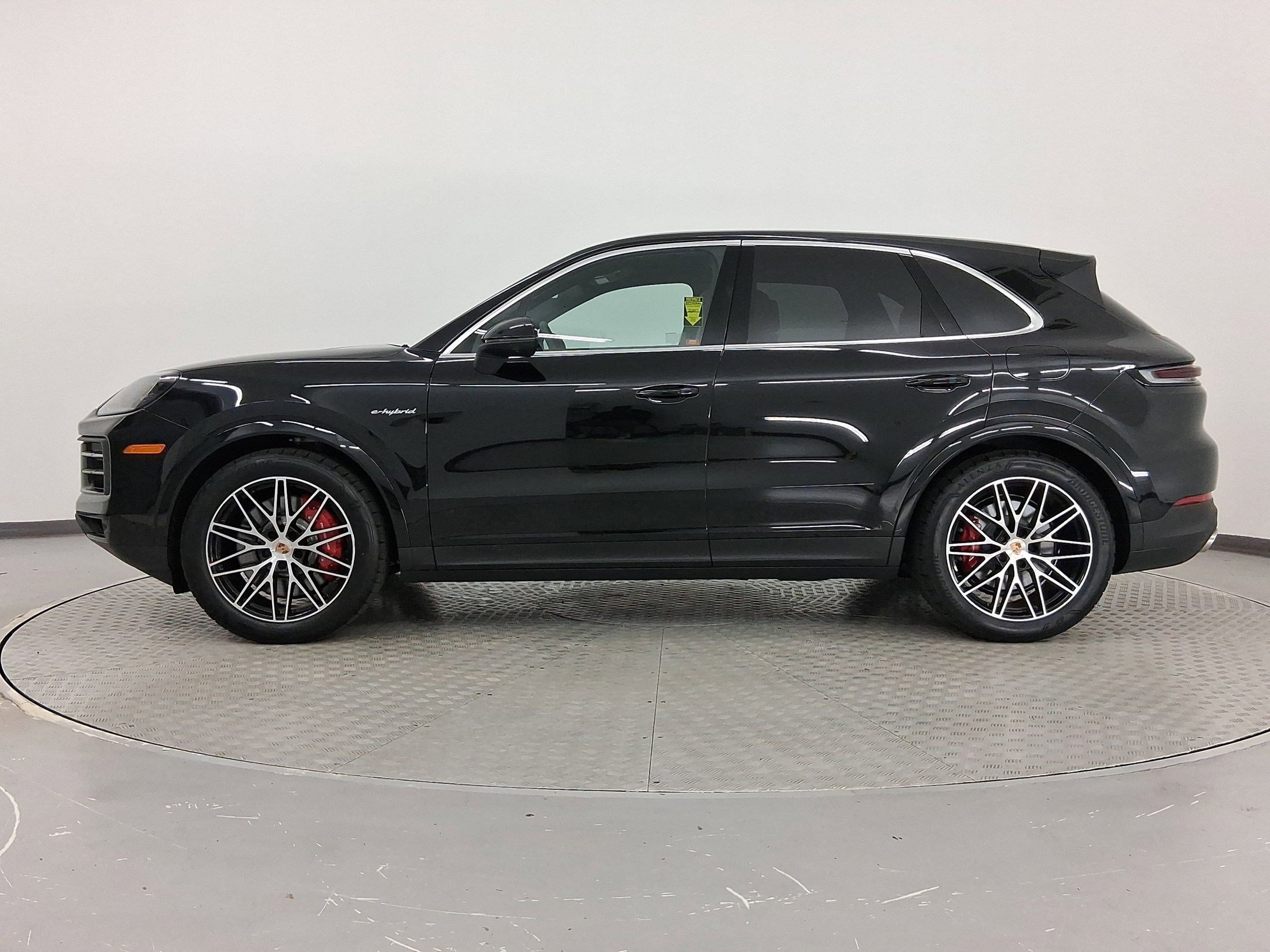 New 2025 Porsche Cayenne S image 2