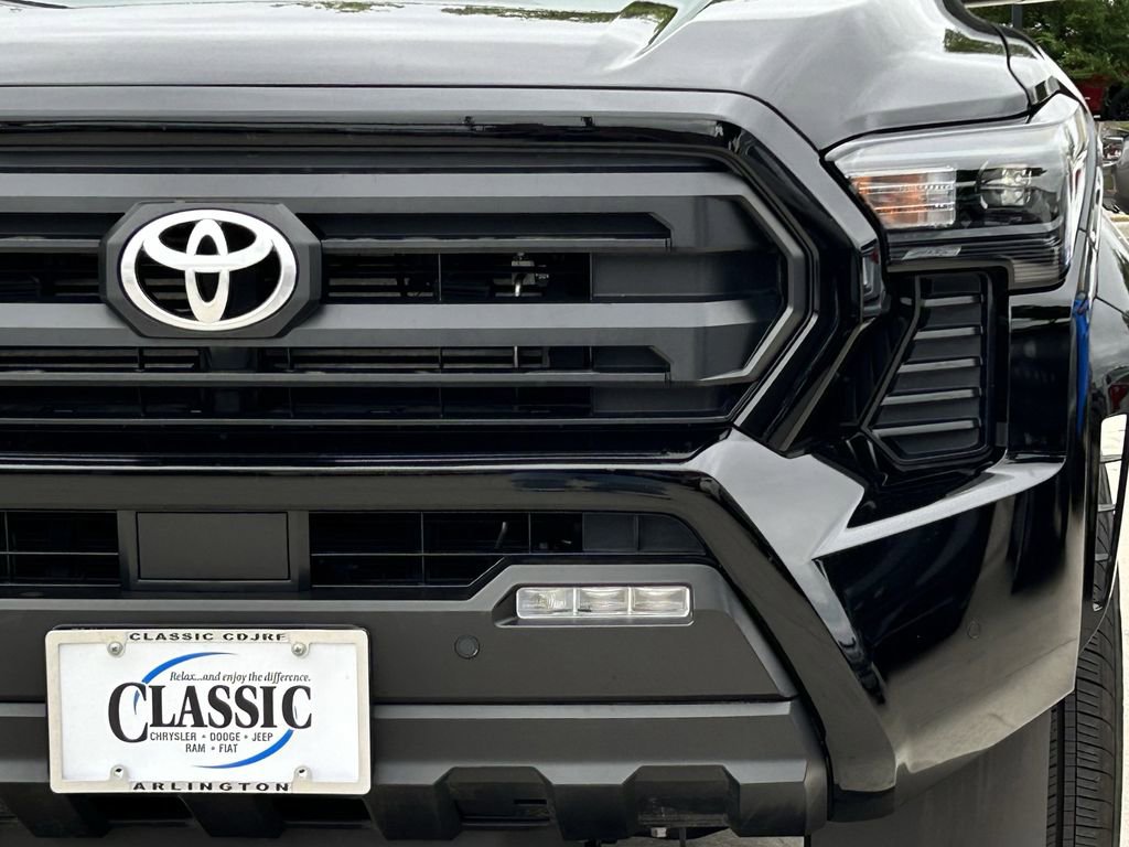 Used 2025 Toyota Tacoma SR5 w/ SR5 Upgrade Package AWD/4WD image 9